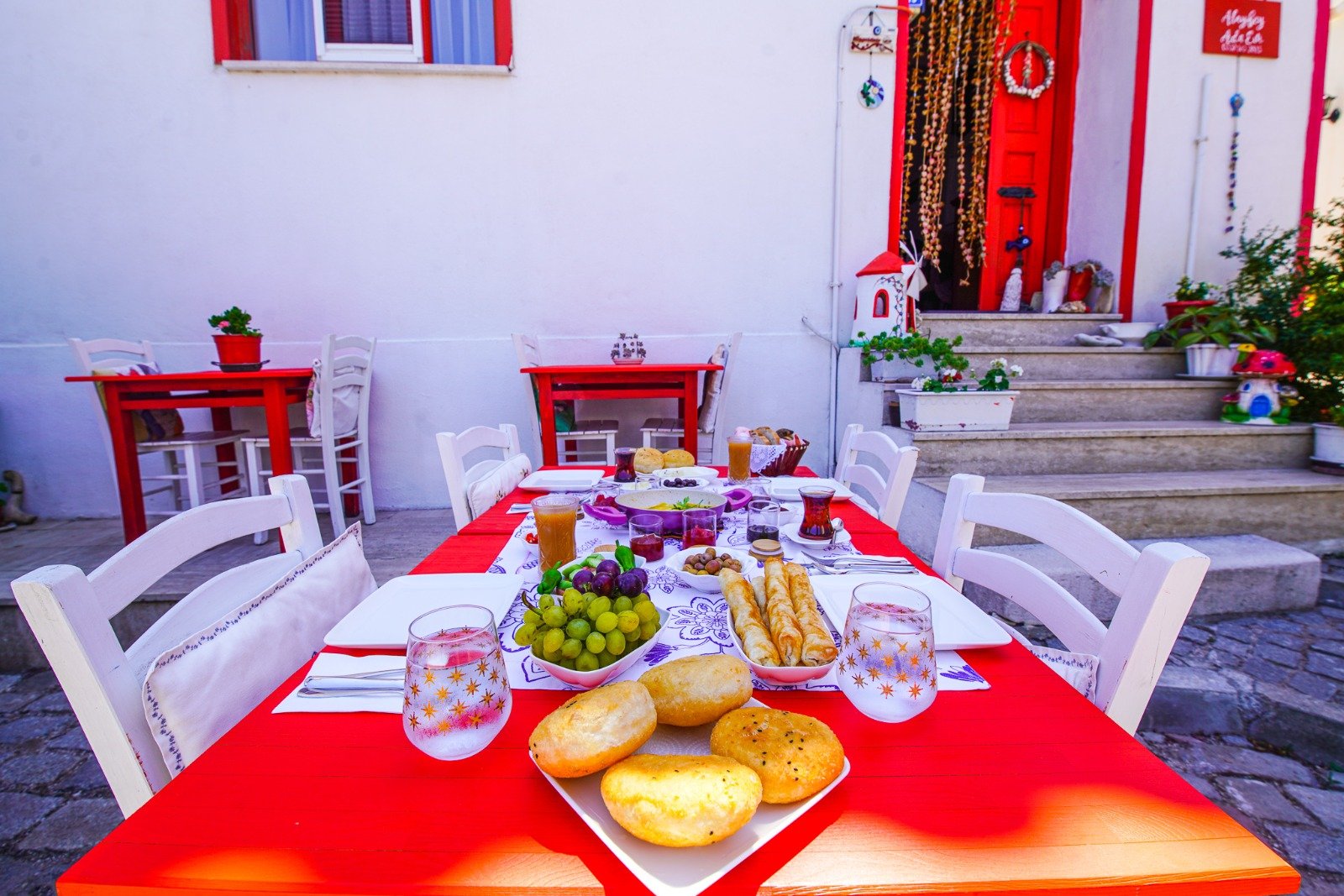 Alaybey Ada Evi genel görsel