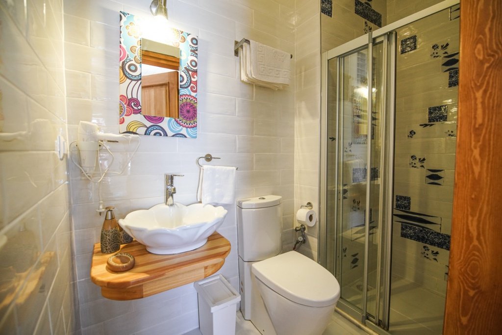 Comfort Avlu Manzaralı Oda 3 görseli